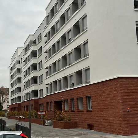 Moderne Komfort New Ment, Near Messe